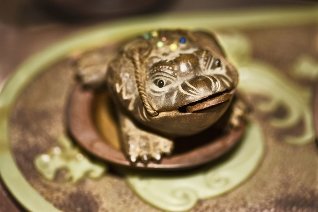 Амулет-жаба на удачу и богатство